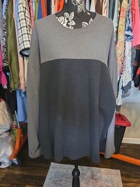 Farah Two-Tone Gray Crewneck Sweater